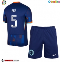 Otroške Nogometnih dresov Nizozemska Nathan Ake #5 Gostujoči EP 2024 Kratki rokavi (+ hlače)